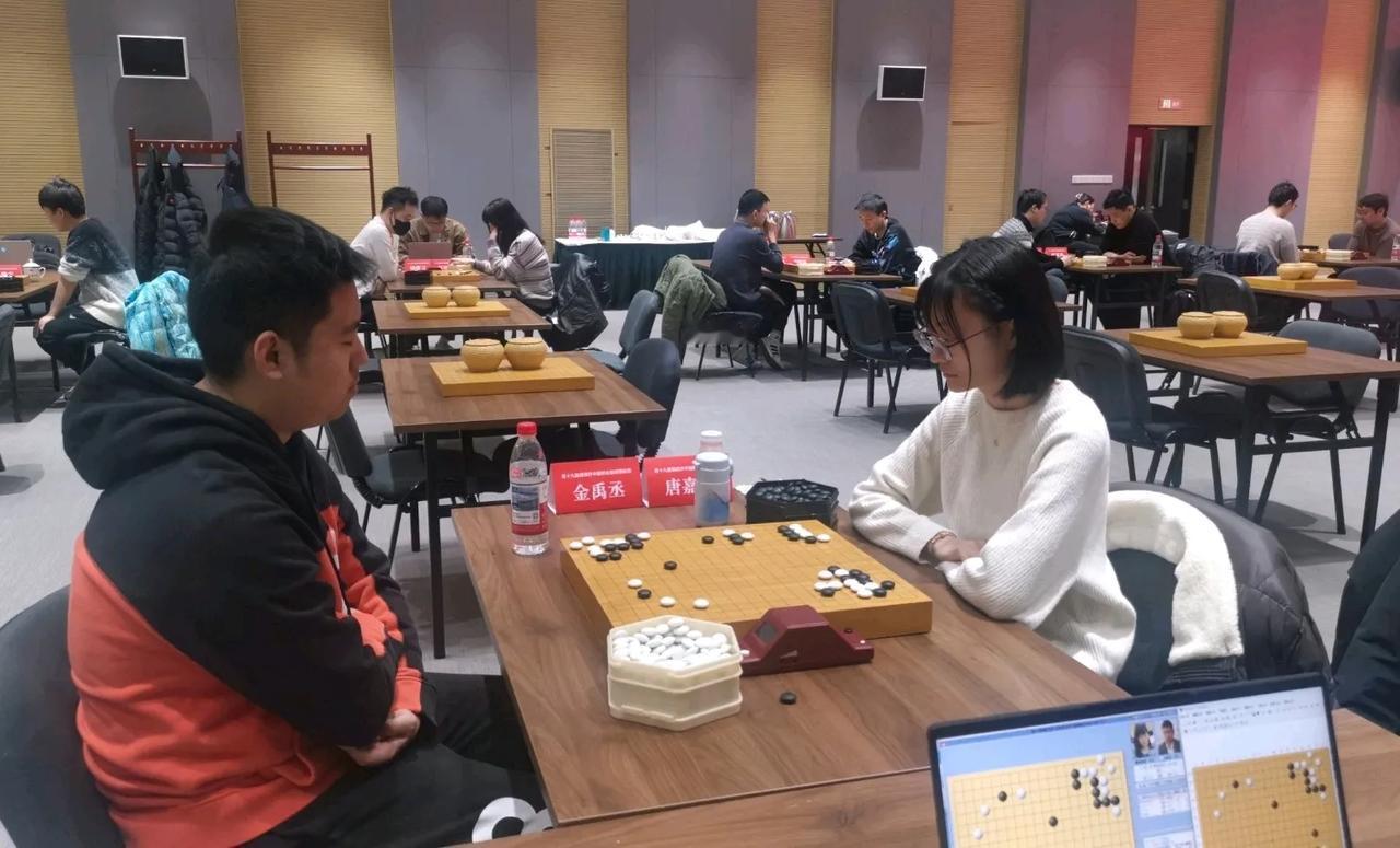 倡棋杯复赛精彩分享~
唐嘉雯赵奕斐遗憾止步
金禹丞杨楷文侥幸过关
柁嘉熹谢尔豪一