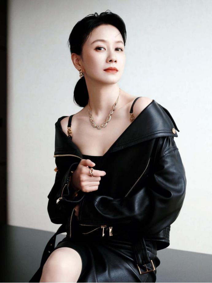 倪虹洁非常苦恼：我今年48岁，我要赡养5个老人，分别是我爸妈，我继父，我姑姑我姑