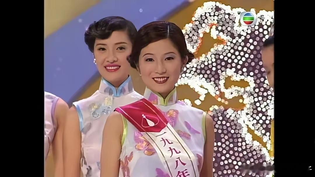 前港姐吴文忻自爆曾被性骚扰兼被迫陪酒，直言娱乐圈有好多黑暗事 ​​​