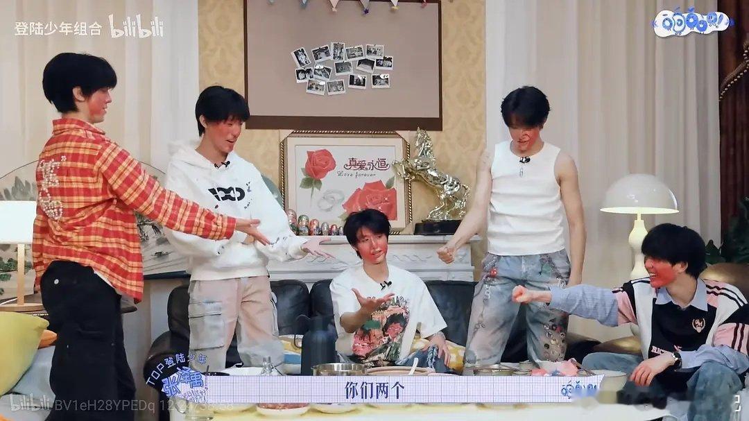 航子这个截图看一次笑一次哈哈哈 ​​​