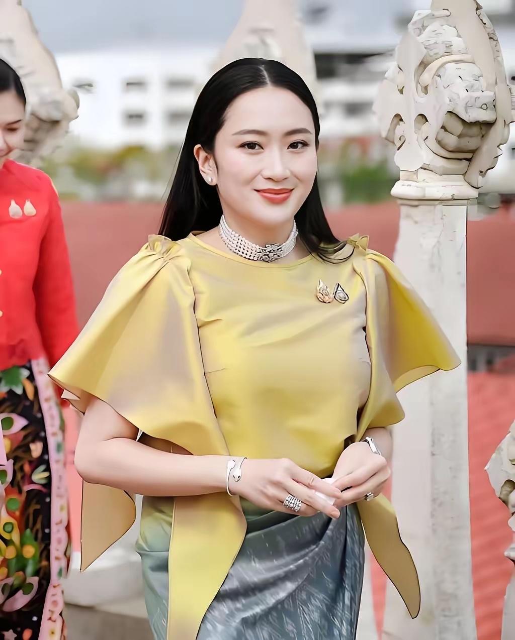 泰国2月8日总理大选结果将揭晓，这三位谁会笑到最后呢？
第一、纳塔蓬，出身于19