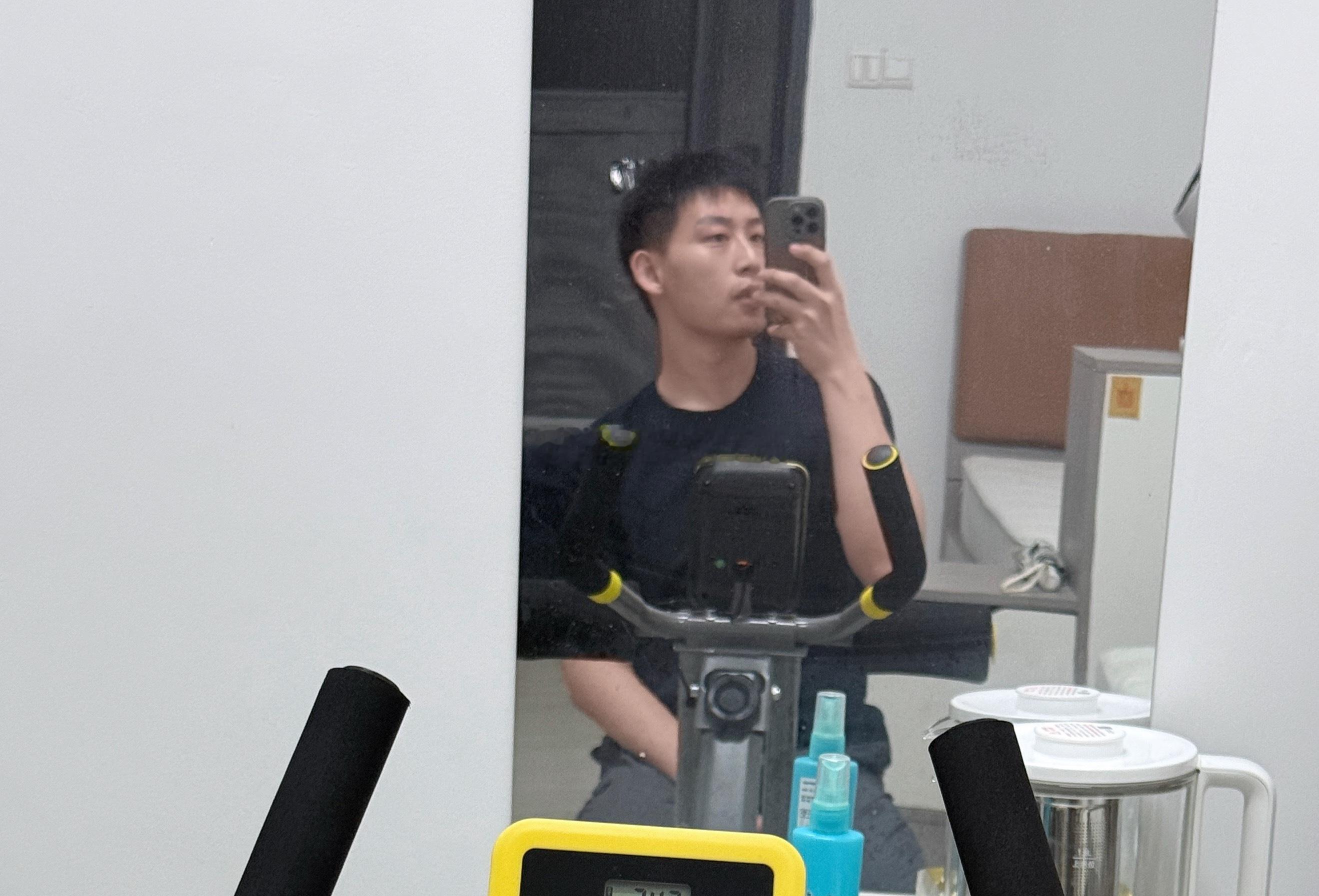 行李已经放进车里了明天我就可以吃到心心念念的肉火烧和拉面了 