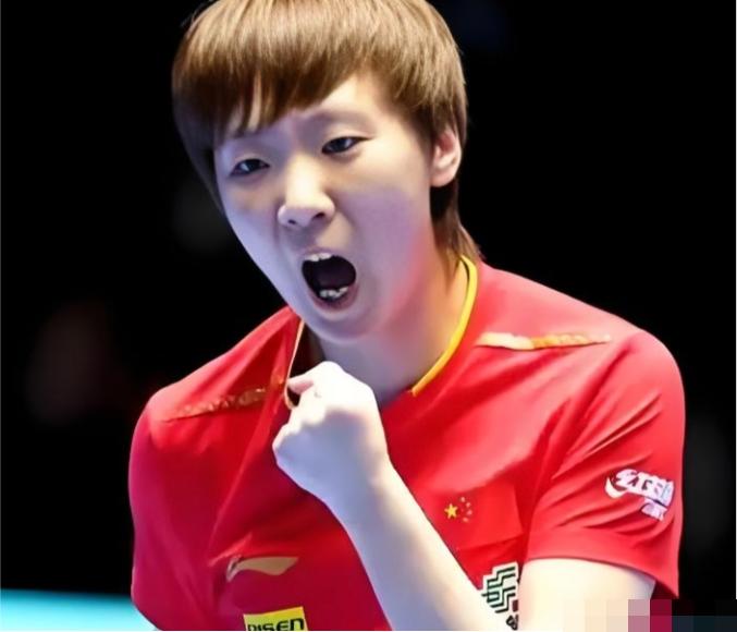 我宣布，
以后坚决不瞎吹王曼昱了，
不是因为不喜欢她，
她，也不是因为她输球，而