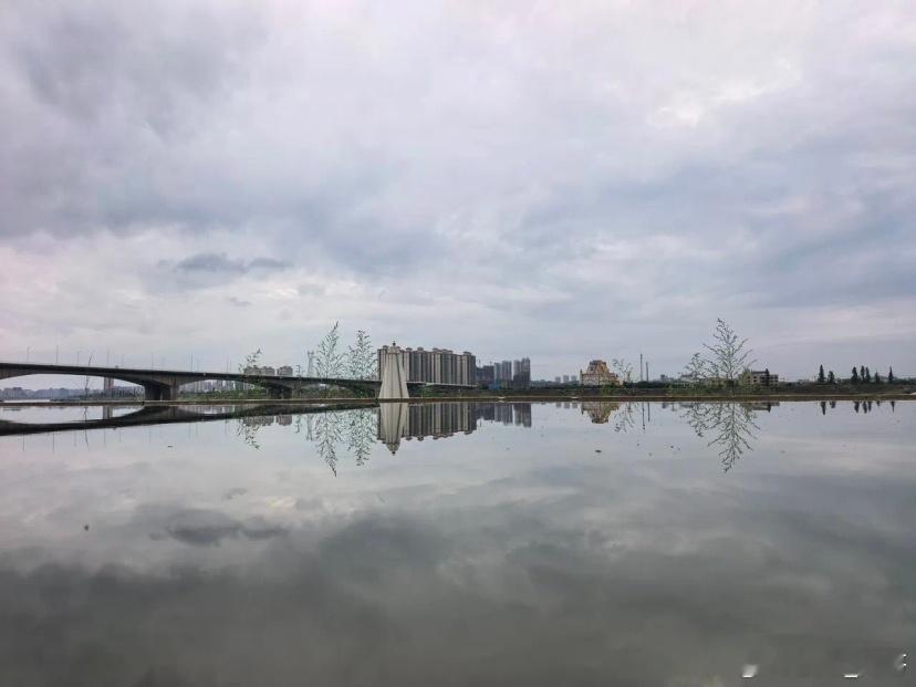 人教人教不会，事教人，那就快多了！上周A股成交额突破3.5万亿的时候，正是人们情