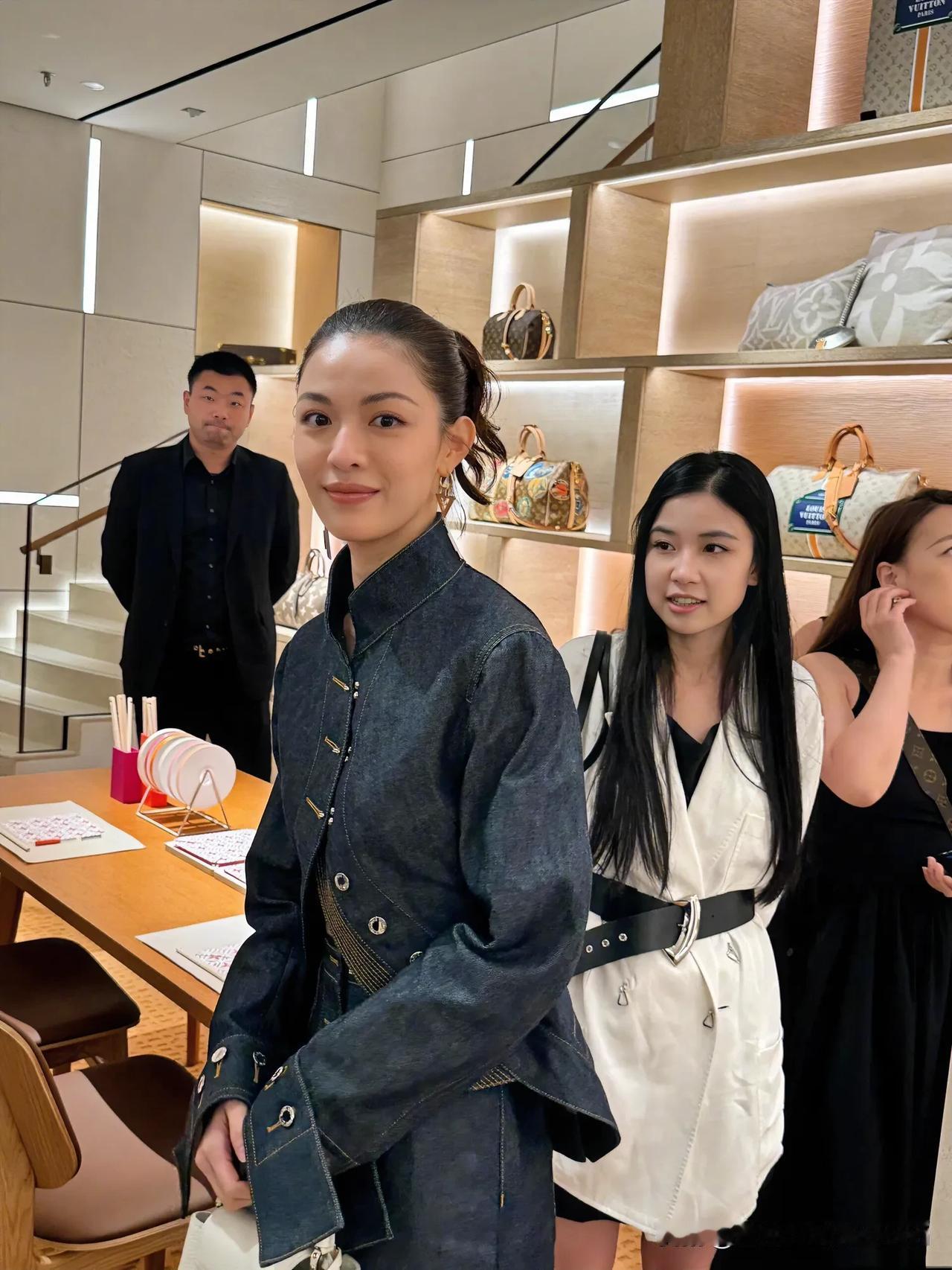 路人镜头下的钟楚曦