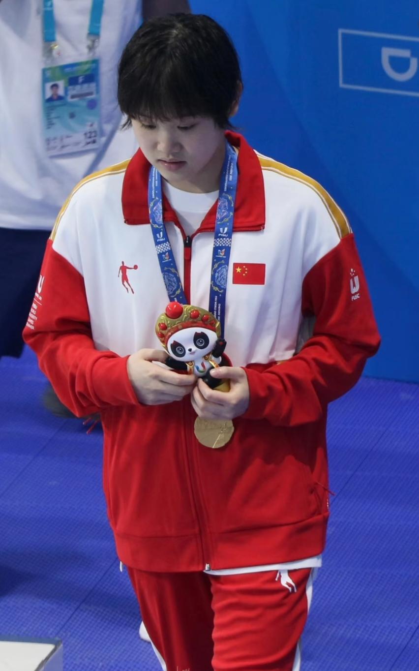 21岁跳水奥运冠军张家齐宣布退役，曾荣获女子双人10米金牌
11月22日，21岁