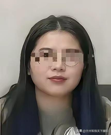 车位霸停风波：停职之外，更难挽回的口碑与公信力
 
近日，长沙公职人员彭某某霸占