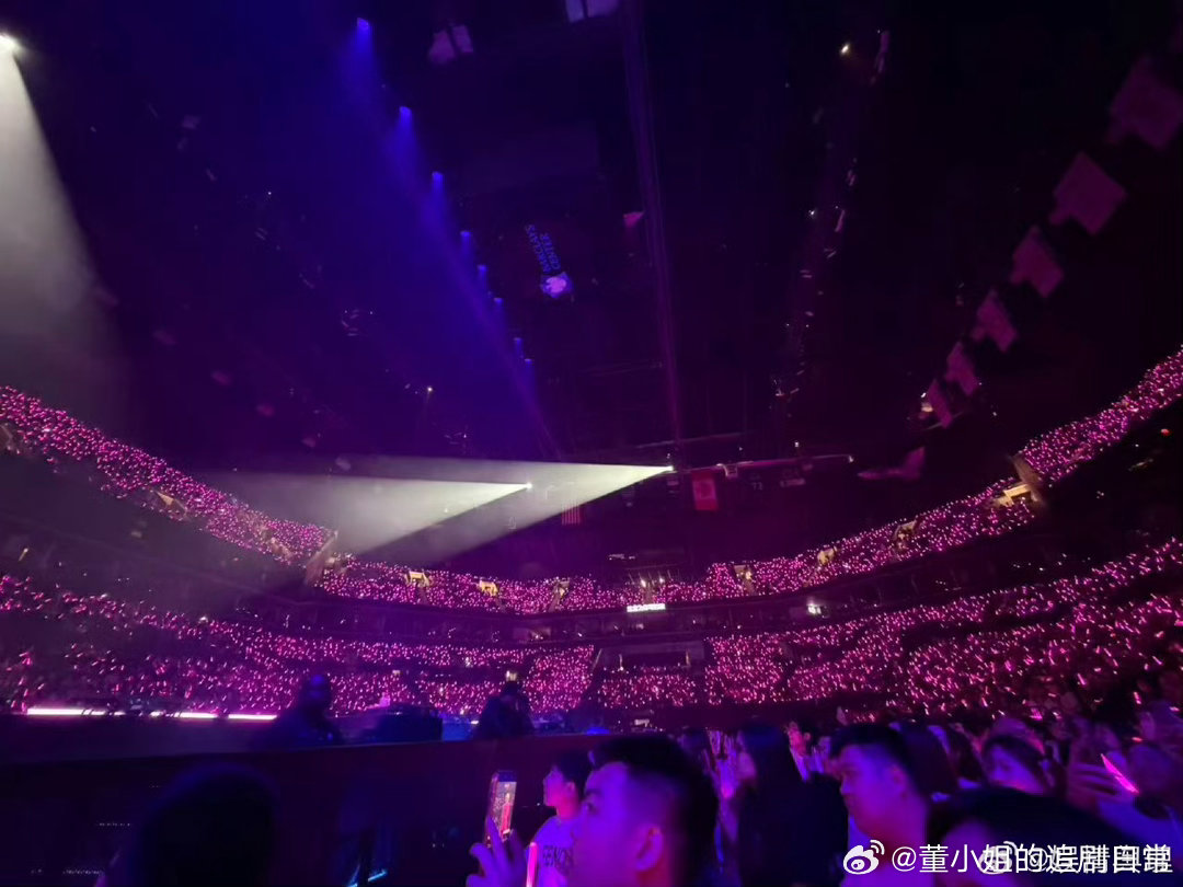 汪苏泷世巡纽约场上座率汪苏泷演唱会上座率我真的只能用佩服来形容，一眼望过去全是人