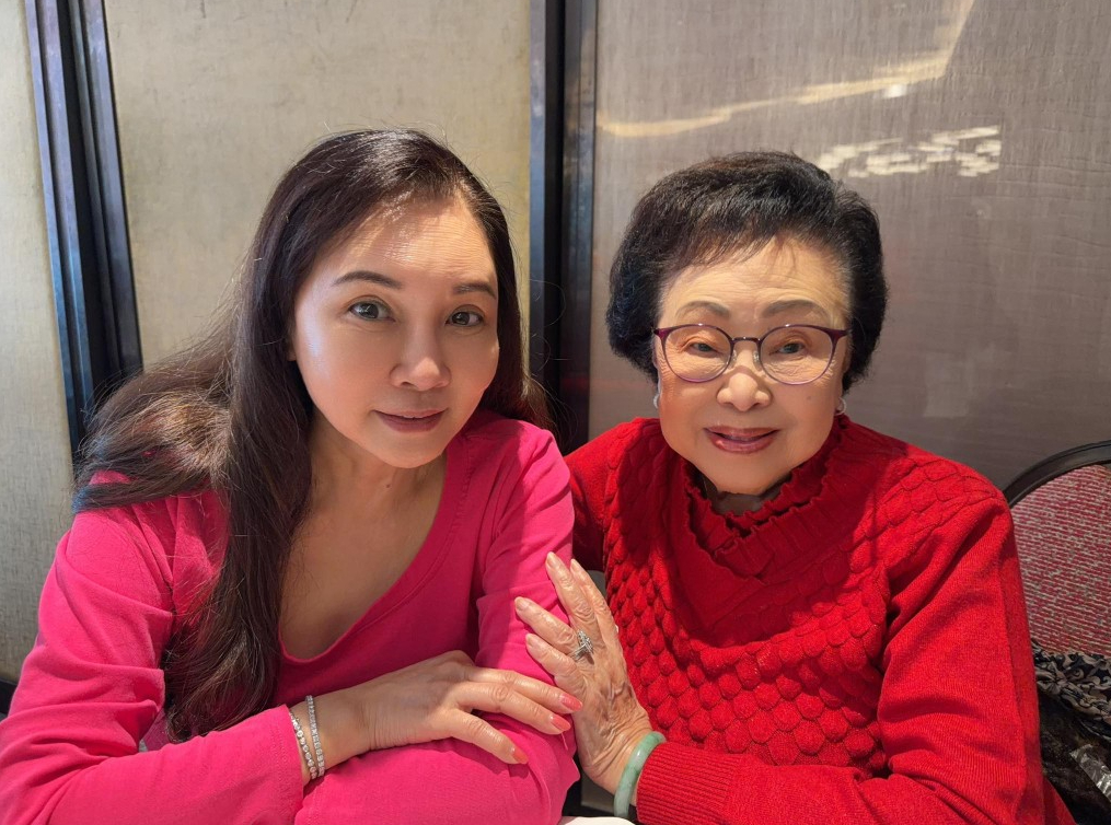 现年94岁的谭倩红，在90年代播出的TVB长寿经典剧集《真情》中饰演「容姨」一角