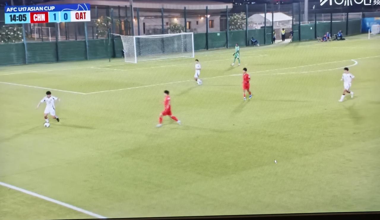 上半场，何思凡内切打门！1：0！领先卡塔尔！
另一场，日本领先印尼了！还差一个球