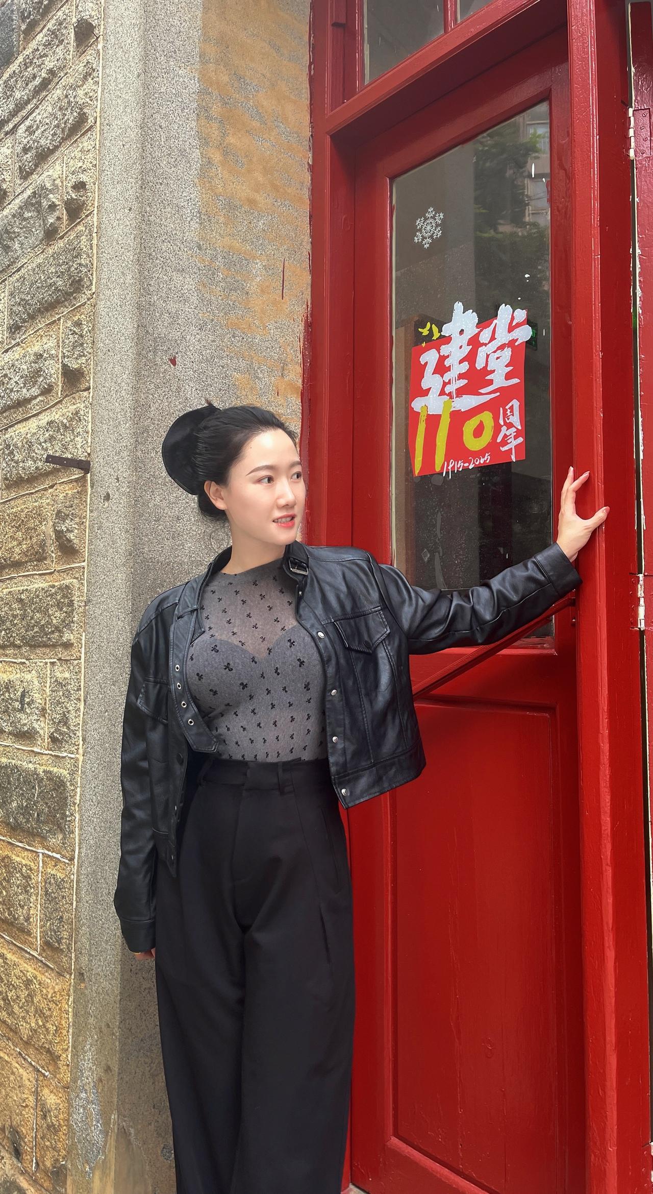 三十六峰长剑在，星斗气，郁峥嵘
日常分享 随拍 穿搭 女性成长