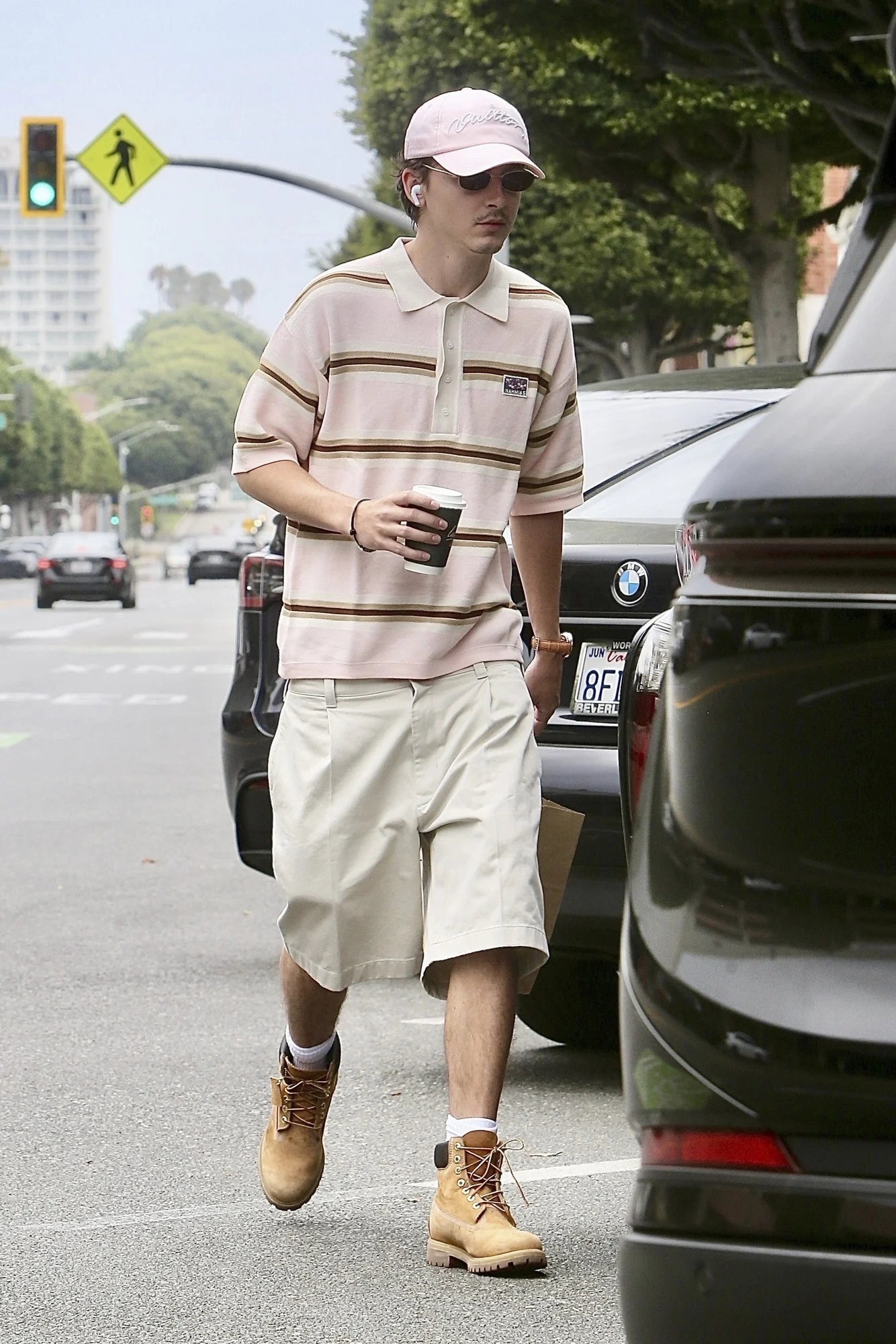 Timothee Chalamet 13日加州Beverly Hills外出早餐