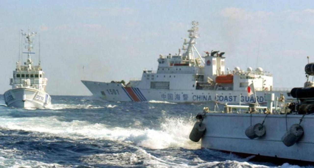 24小时内两回！日本船闯钓鱼岛，中国海警立马赶跑。

这天，日方船带保镖进领海。