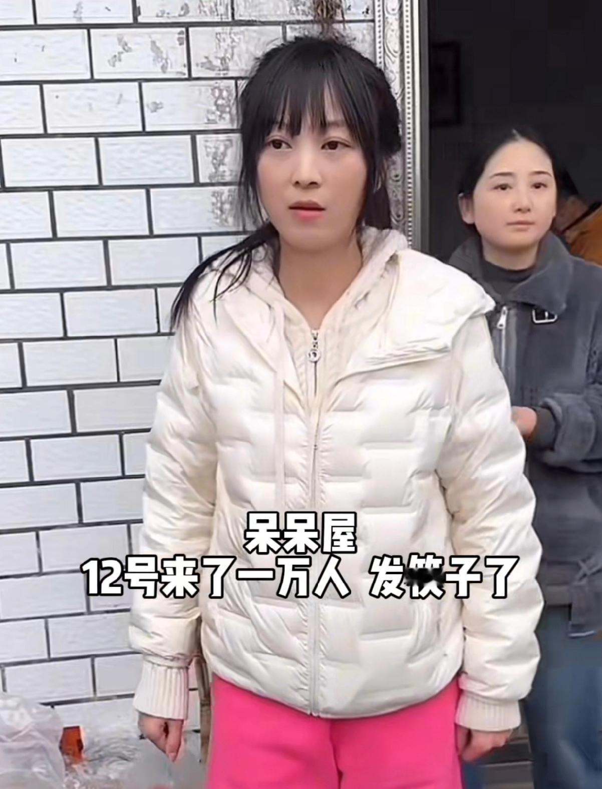 2026年刚开年，这个叫呆呆的重庆姑娘估计会失眠一个整月。怎么了嘛？不就是无聊发