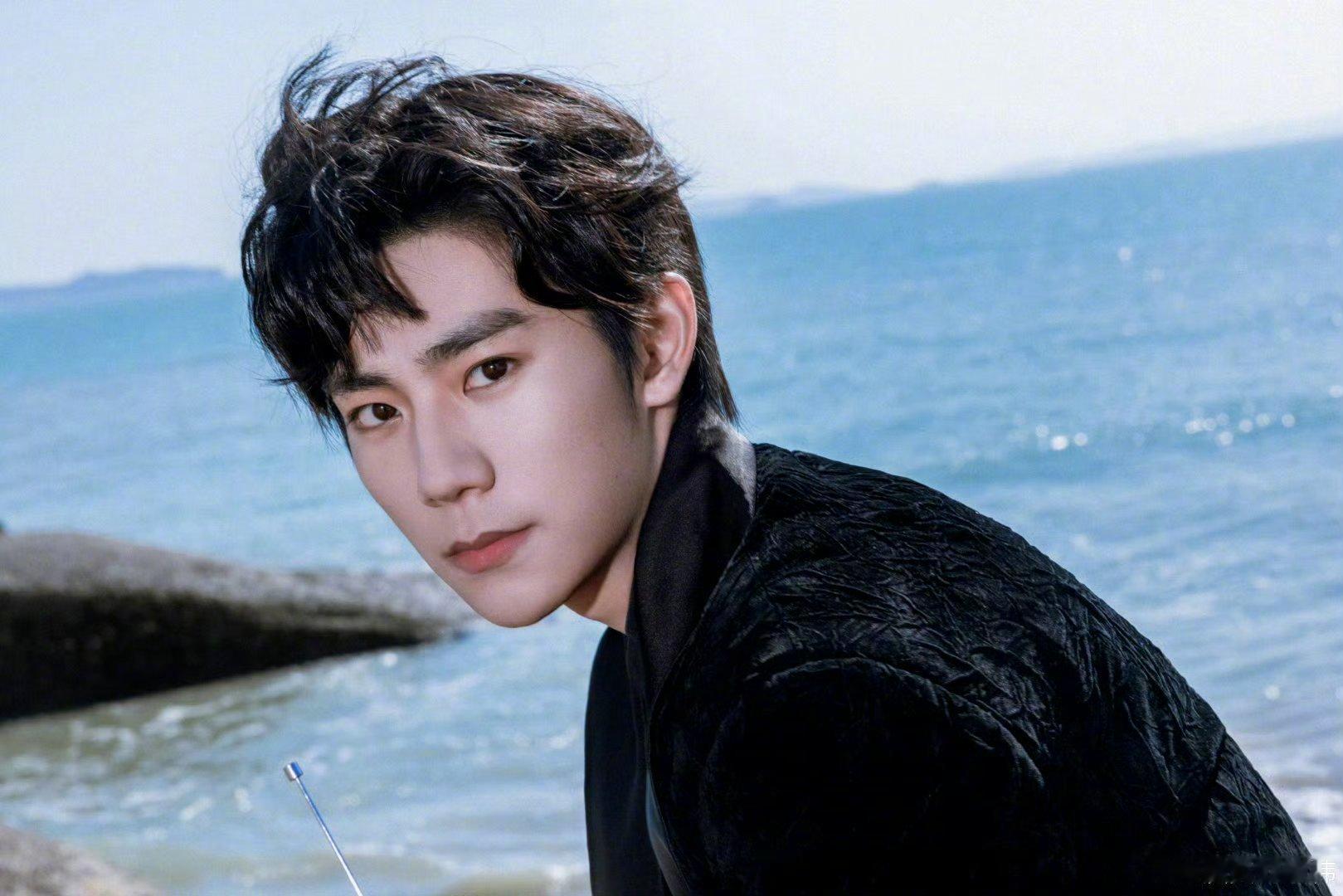 刘家祎十日终焉角色贴脸 这选角好让人惊喜！！！《十日终焉》里深不可测的韩一墨，看