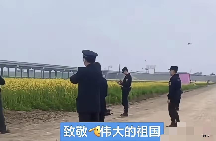 太解气！终于有人出手管蜜蜂了！
看到规范治理、守护蜂群的画面，真的长长舒了一口气