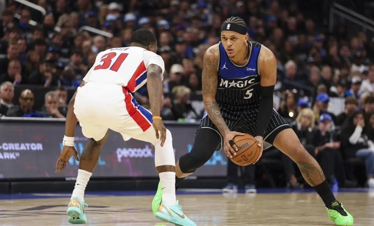 黑八悬念再起！魔术主场113-105力克活塞2-1领先，班凯罗25+12+9准三