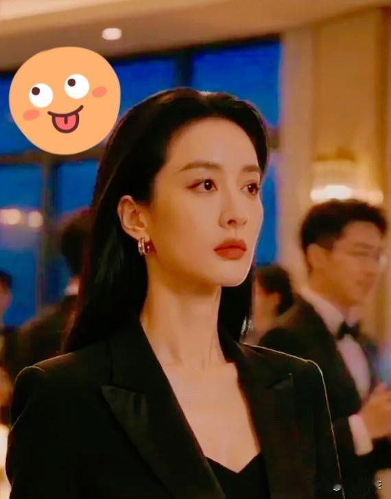 网传大瓜！曝高冷顶流女星为商业大佬未婚生子，孩子放在英国，女星拿补偿回国，被送了
