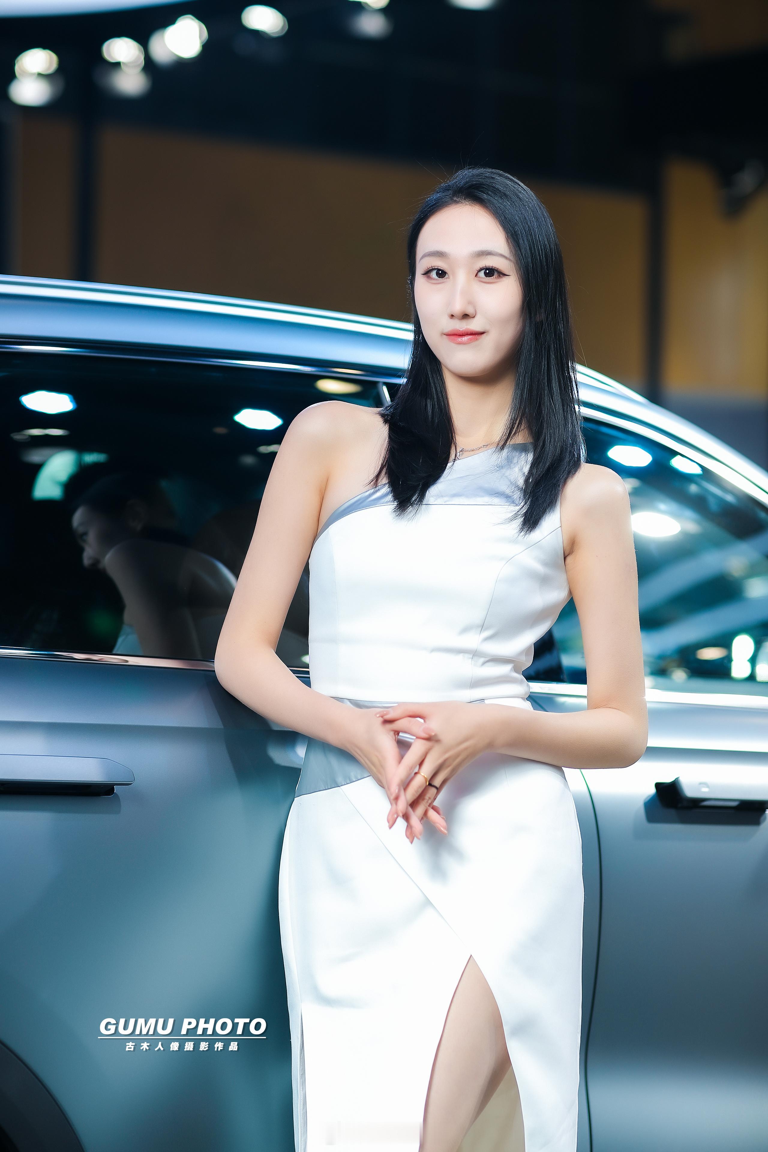 2025成都双十二车展奇瑞展台模特小姐姐2025成都双十二车展 