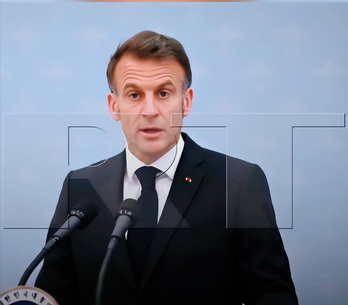 法国的野心藏不住了，最近马克龙在韩国演讲突然抛出个大想法，别再死抱美国的大腿，欧