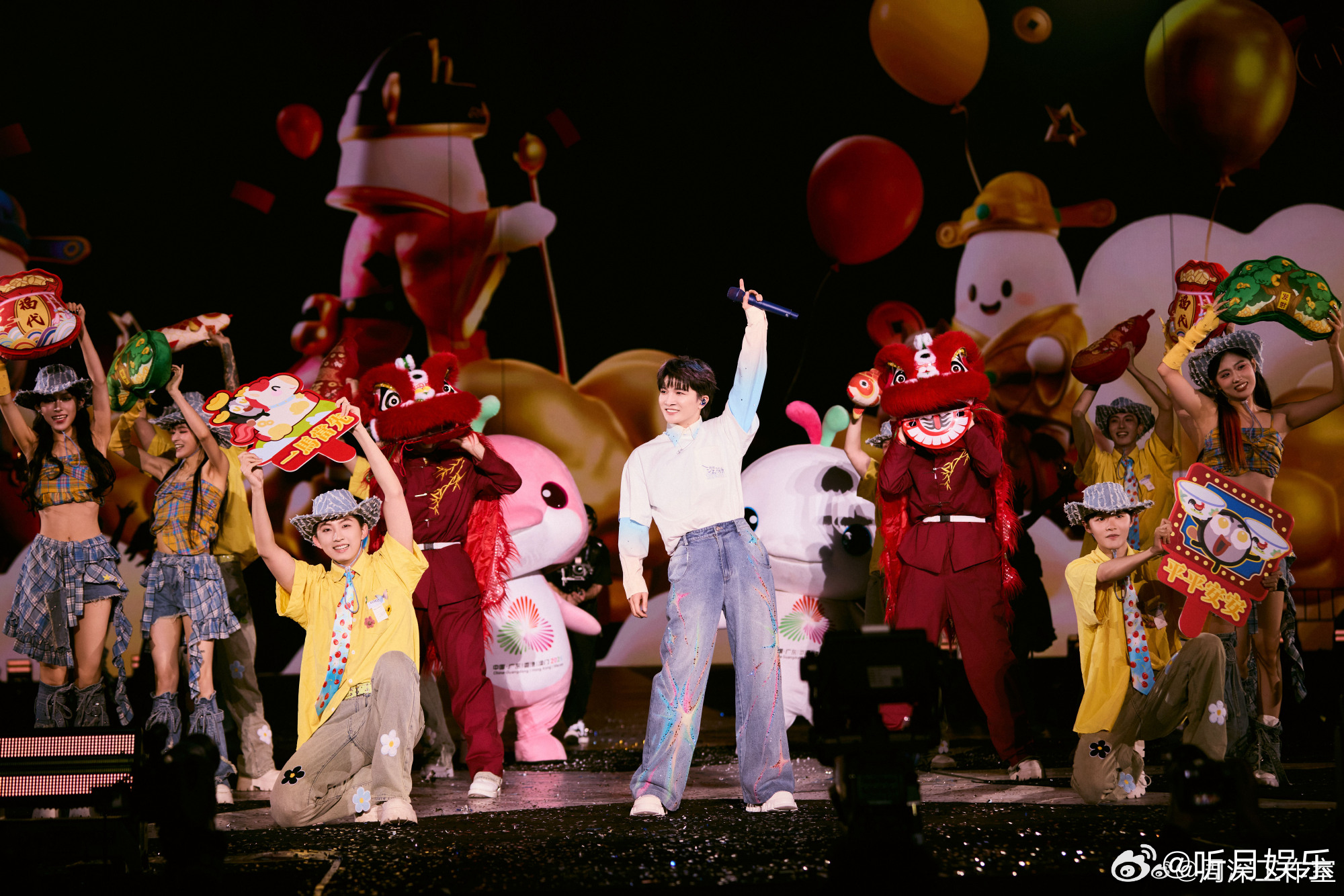 周深官宣2026巡回演唱会 啊啊啊终于官宣了！2026巡演真的来了！一出手就是4