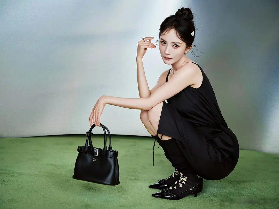李沁有166嘛 