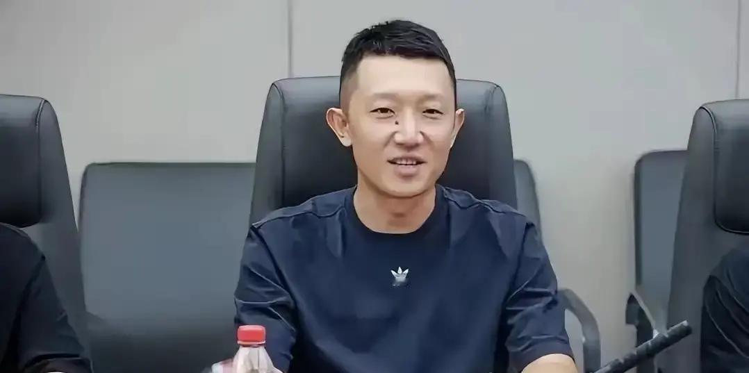 我问我当人力资源的老婆，像韩煜尘这样资深的副总裁，只是因为和女下属搞婚外情，为啥