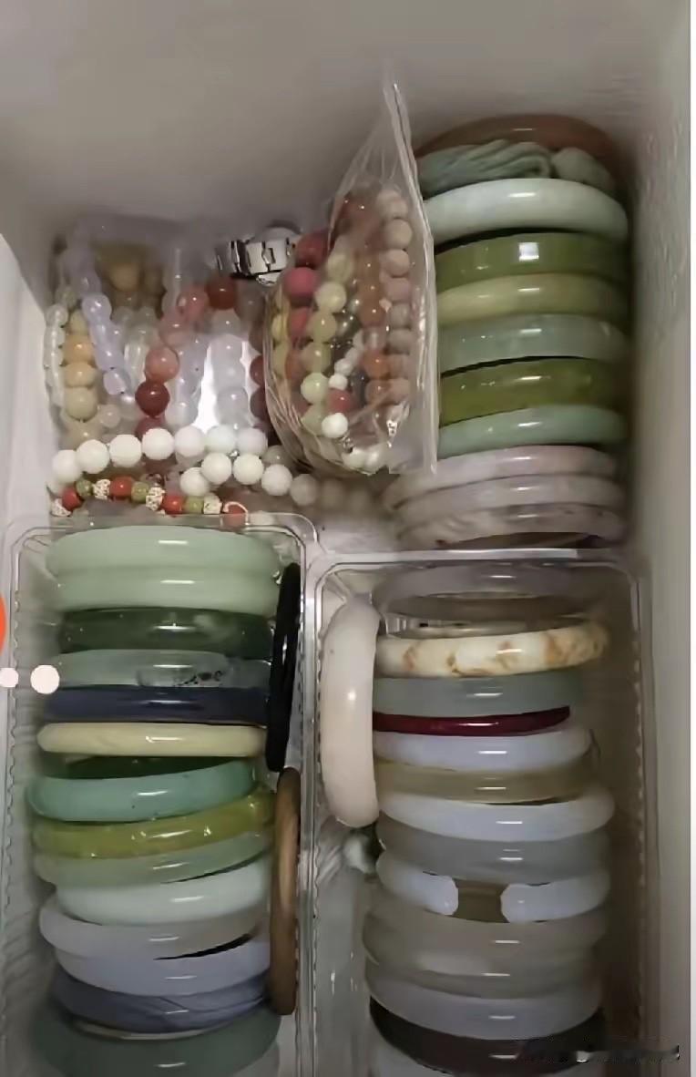 看品相不像假的，估计老值钱了。