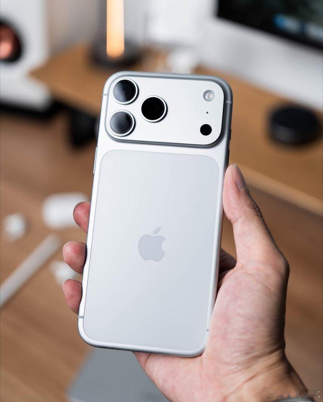 iPhone17或率先涨价iPhone这个操作，价格波动我好像在别的领域看到过，