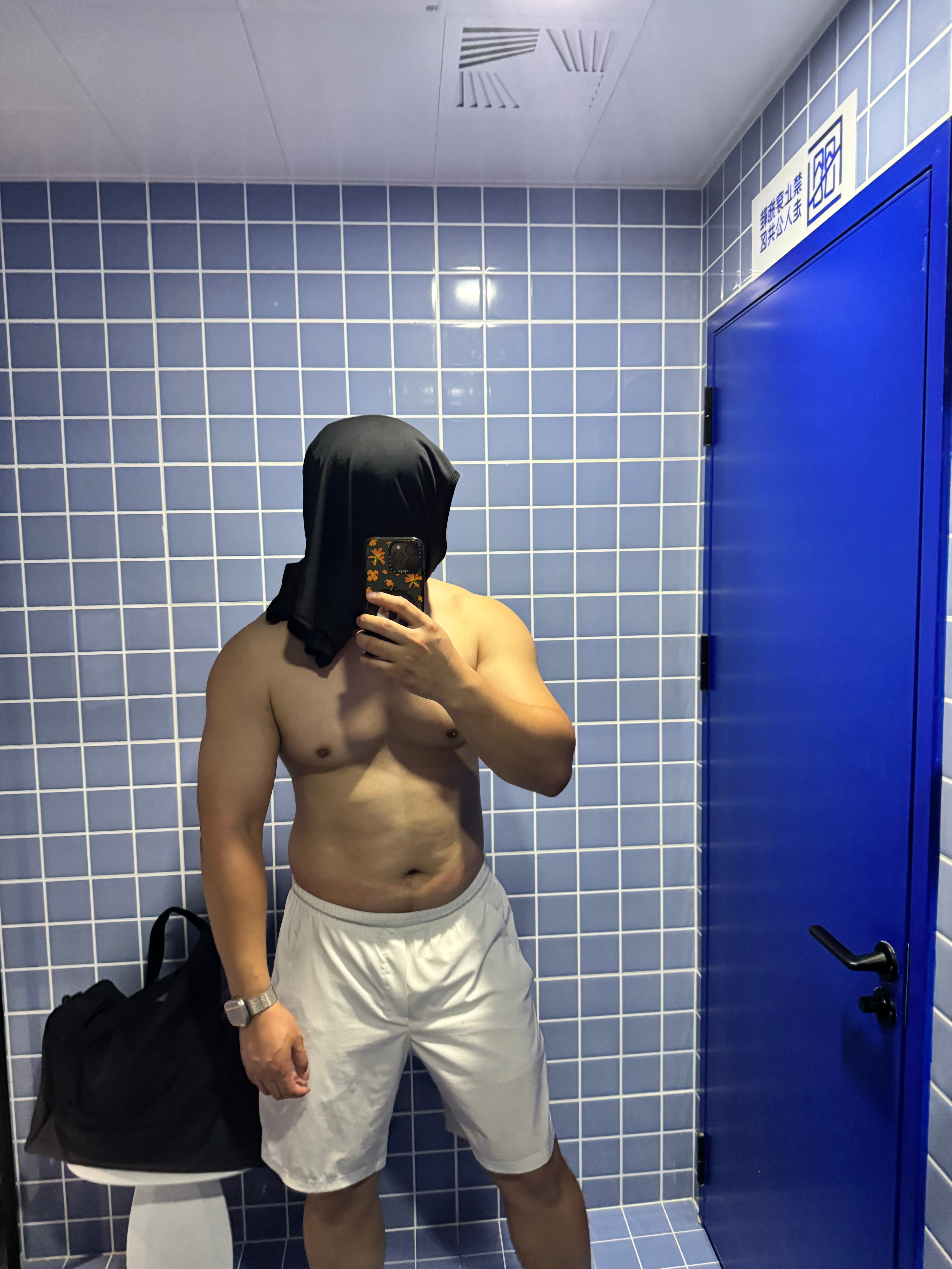 体检查出好多小问题，情绪波动比较大导致甲状腺功能紊乱，长期熬夜导致心脏小问题，洗