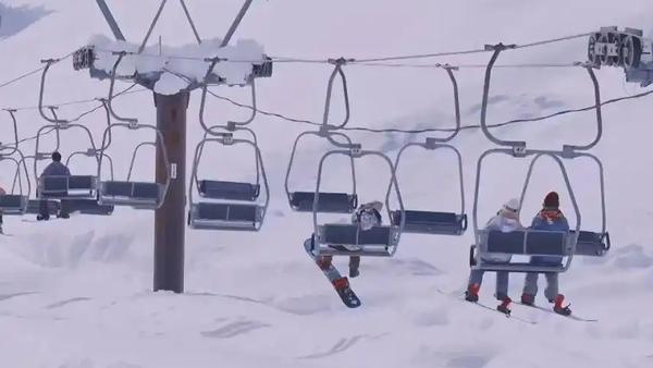 “穷滑”经济学的出现，反映了滑雪运动逐渐走向大众化、平民化的趋势。随着北京冬奥会