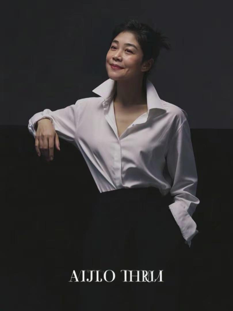 今日分享之打明牌无底牌。AI暗调衬衫照 ai创作