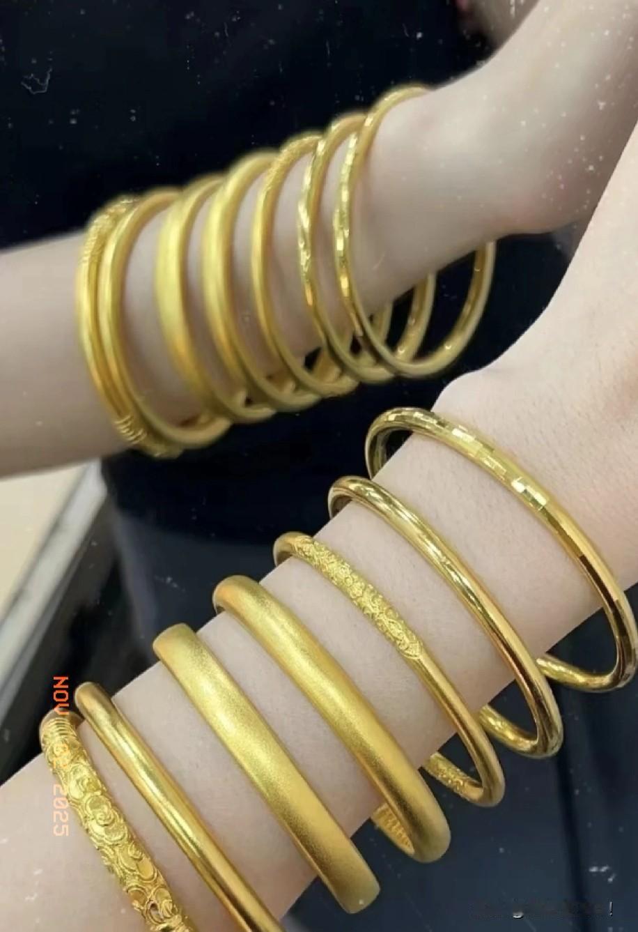 手持黄金金的人

估计这下要傻眼了！

11月1日新规来了，不是因为黄金不能买了