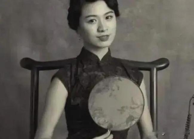 1912年，50岁的曹锟迎娶20岁的富家千金陈寒蕊。新婚夜，一番云雨过后，曹锟倒