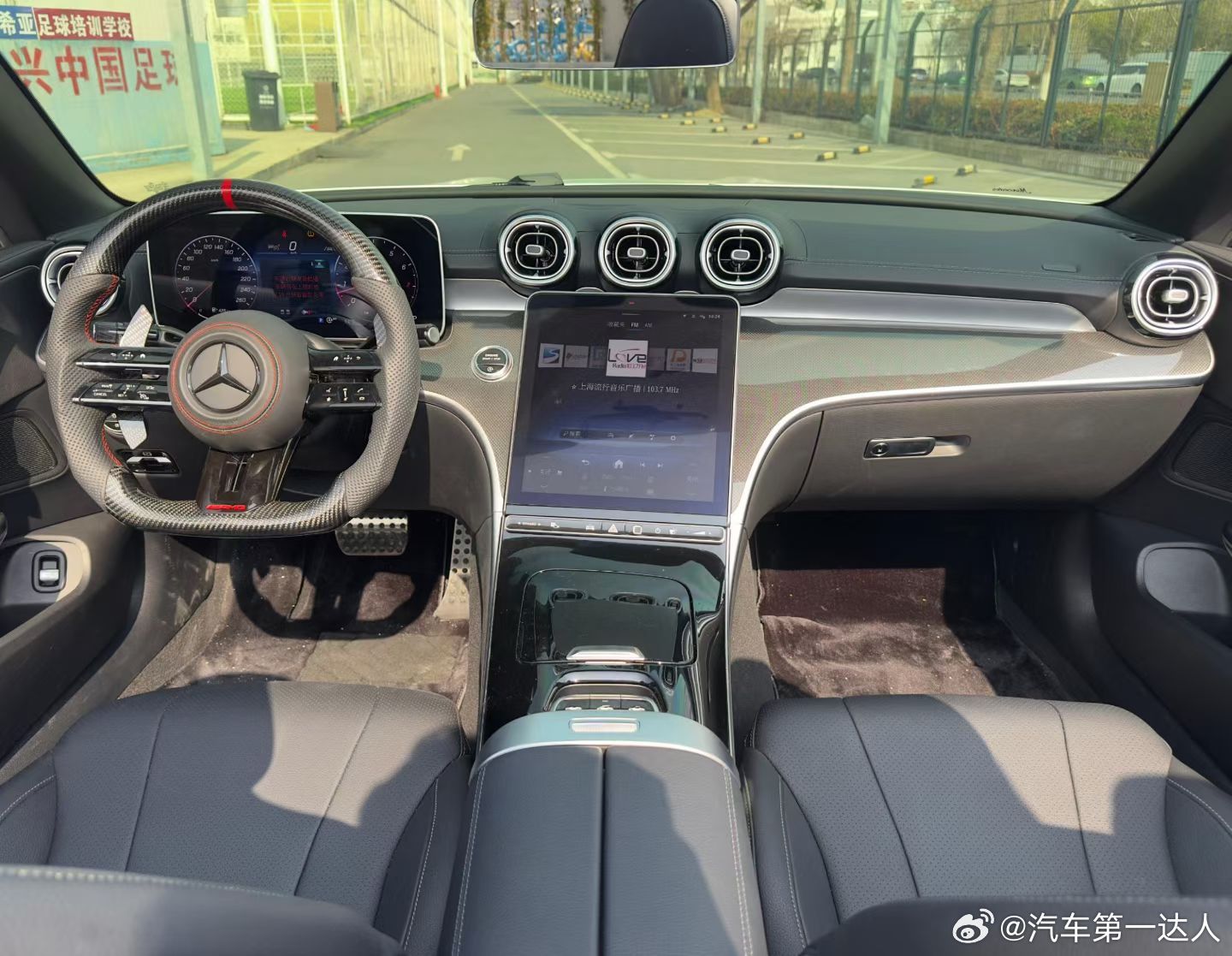 生活总在赶路，别错过属于自己的风与光。25年4月落户奔驰CLE260敞篷，仅51