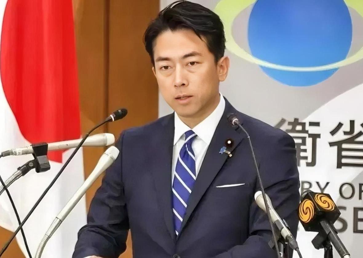 狐狸尾巴终于露出来了！

7月17日，日本防长小泉进次郎公开表态：当下日本已经“