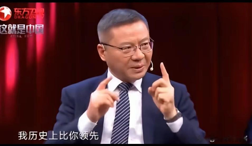 中国人站上科学巅峰，2025年诺贝尔某奖授予中国人张维为。
        20