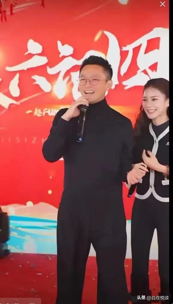 哈哈哈
汪小菲这逗比

给俩娃取绰号“二汪”
给亲娘取绰号“张母牛”

前妻被封
