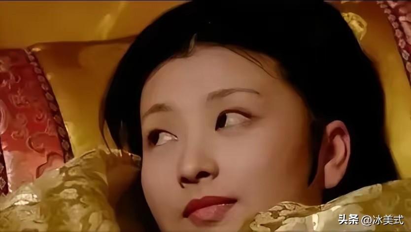1729年，52岁的雍正招13岁秀女马氏侍寝。雍正对她很是喜欢，自此夜夜专宠。马