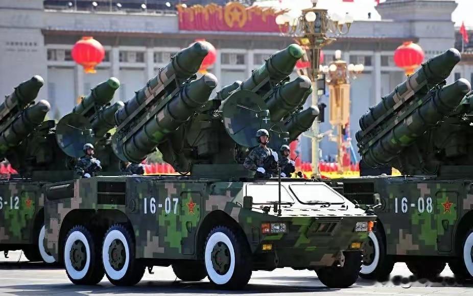 4. 九三大阅兵对俄乌战争的影响：中国九三大阅兵展现强大武力，对俄乌战争有直接和