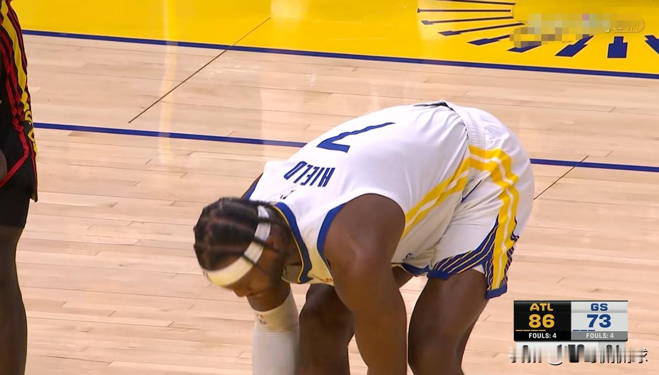 勇士大将希尔德真是太搞笑了！在今天勇士主场迎战老鹰的比赛中，当时比赛进行到了第三