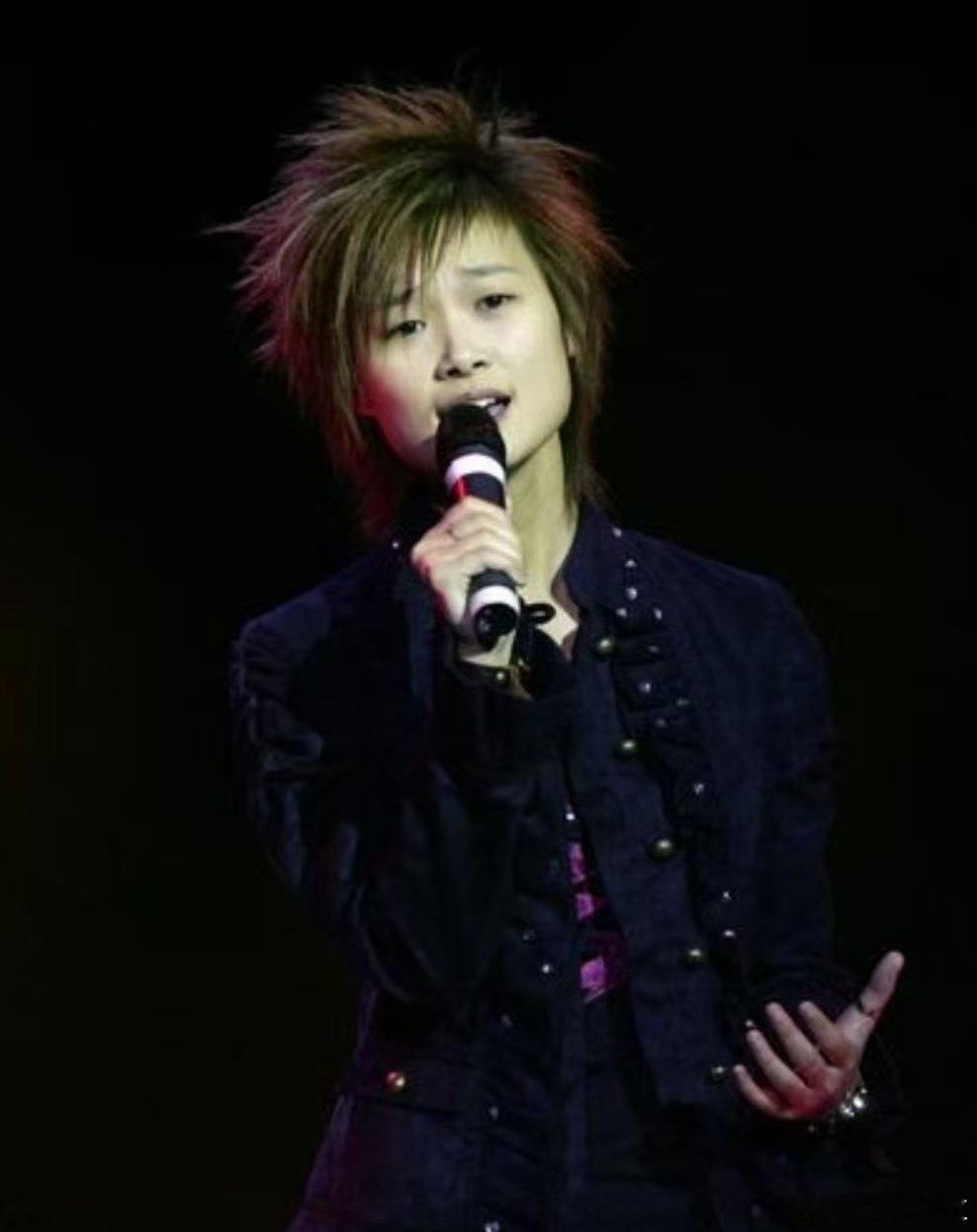 超二代都上选秀了我还在追选秀 听到扎西卓玛的名字，瞬间想起05超女的夏天！每天蹲