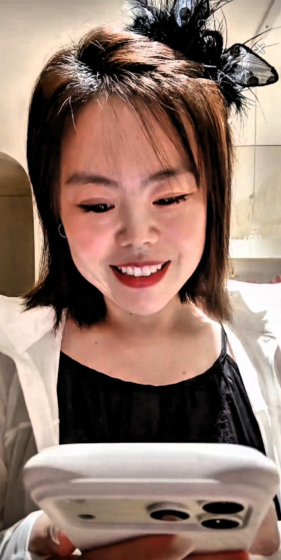 苦茶丹丹香，疑似旧情复燃，和大哥约会！
伙伴们，打扮美美哒出去吃个夜宵！正好大哥