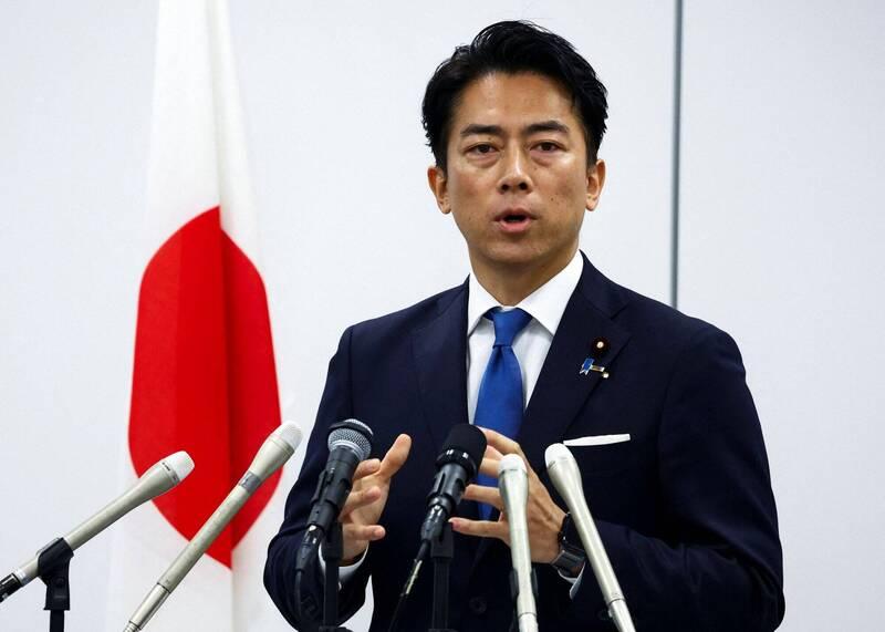 日本政府终于暴露其核野心！日本防卫大臣小泉称不排除拥有核潜艇的可能性，日本政府正