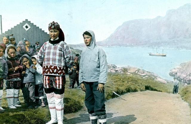 历史在孕育一个超级美国同时也在孕育一个超级中国，有人说，美国人很快就会吞并格陵兰