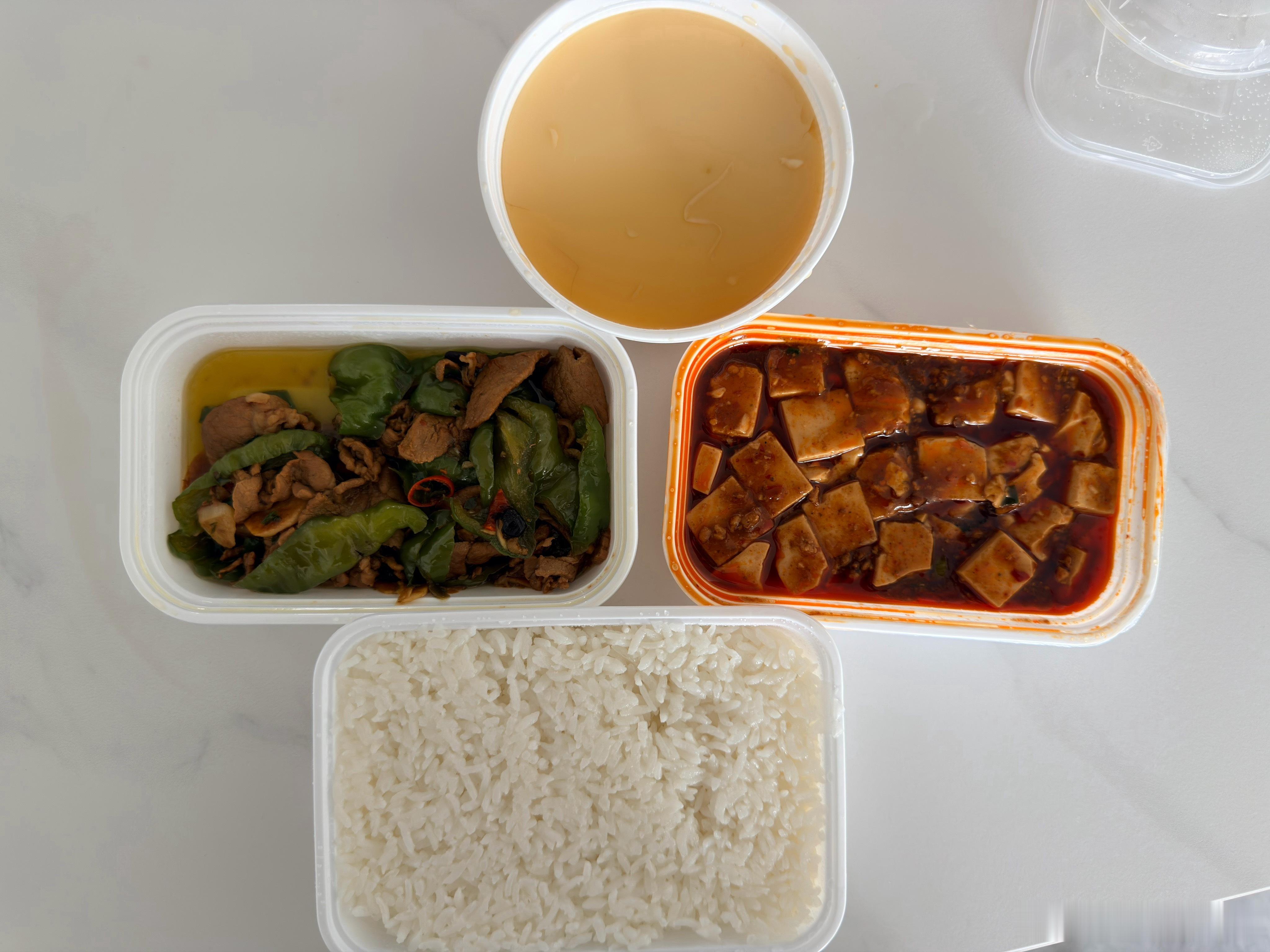 之前看干饭三剑客吃乡村基看着很不错，今天想着就试试看。结论是乡村基不如老乡鸡，量
