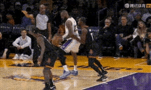 不偏不倚，NBA历史上39岁还能做出这个动作的，仅此一人，勒布朗詹姆斯！

今天