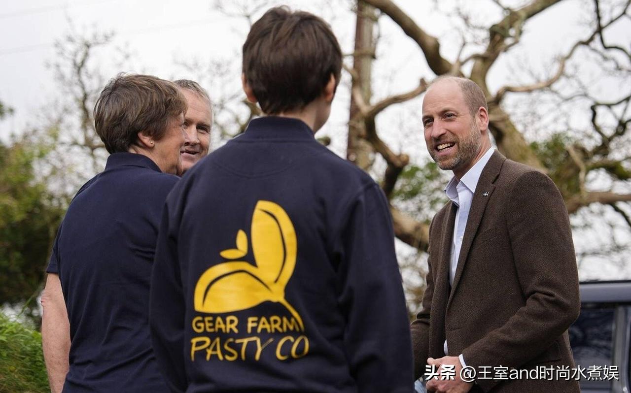 今天，威廉王子以康沃尔公爵的身份访问康沃尔，以庆祝康沃尔的传统节日——圣皮兰节?