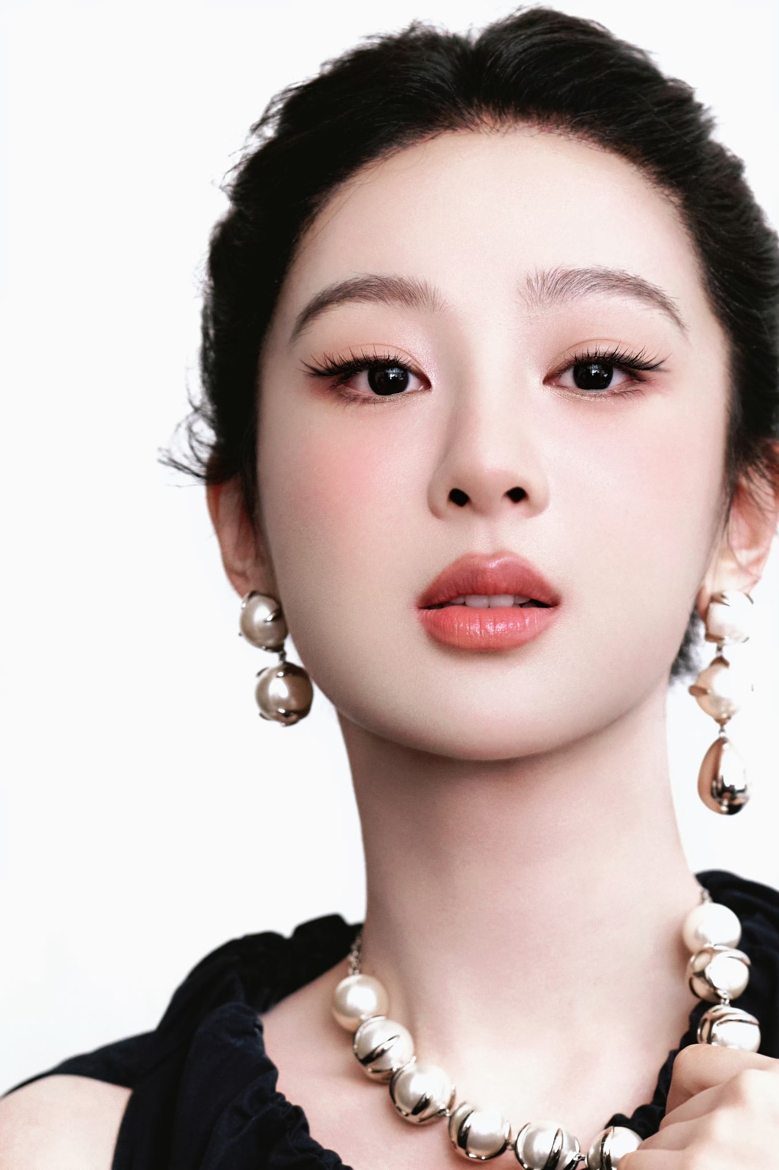 杨紫 静待玉兰花开