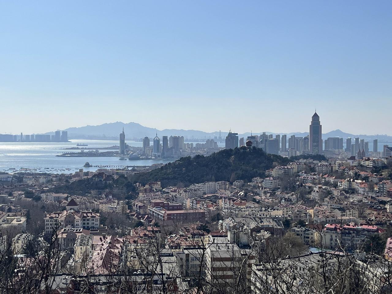 分享我这周有趣的事：下午，青岛山上，登高远眺